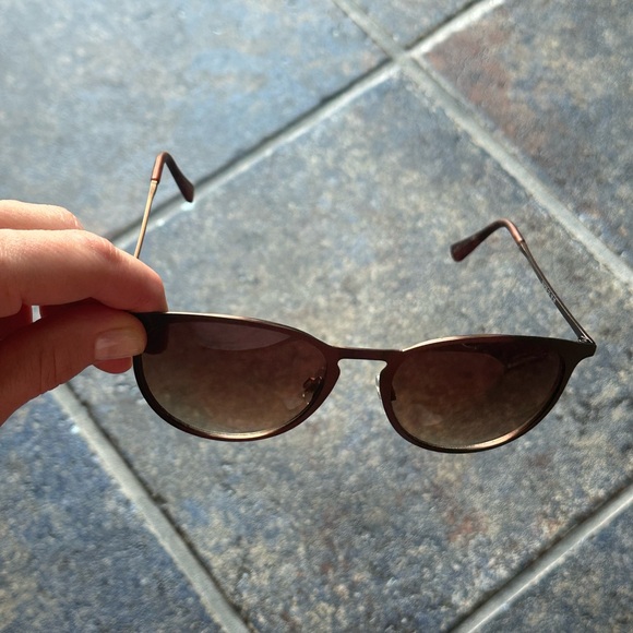 Sunglasses - Three Pairs - Picture 3 of 12